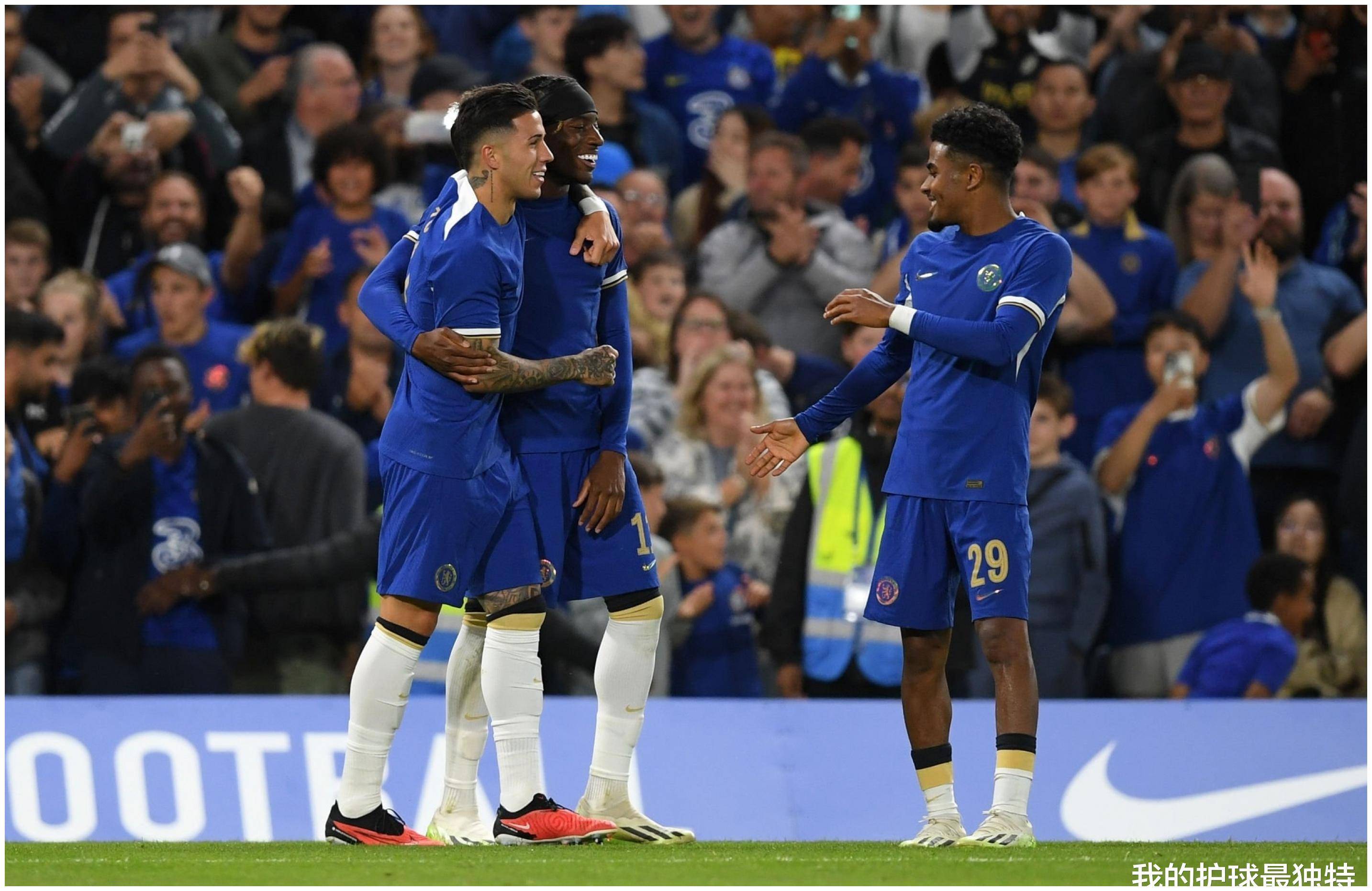 库里在切尔西比赛中重要助攻，晋级下一阶段引发热议！赢得满堂喝彩的简单介绍