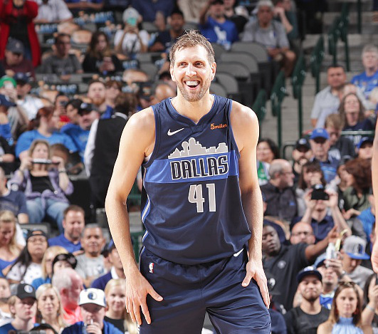 leyu sports-北京首钢训练开放日；今夜队长鼓劲引欢呼；欧冠在即；细节决定成败-leyu sports