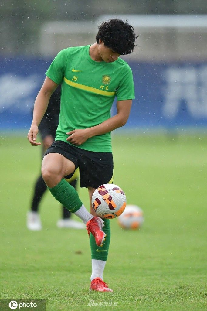 转会期北京国安备战意大利杯；回应争议细节曝光；引发热议；心理建设被强调的简单介绍